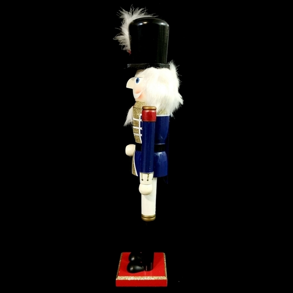 Nutcracker Wooden Soldier 18" - Picture 3 of 4